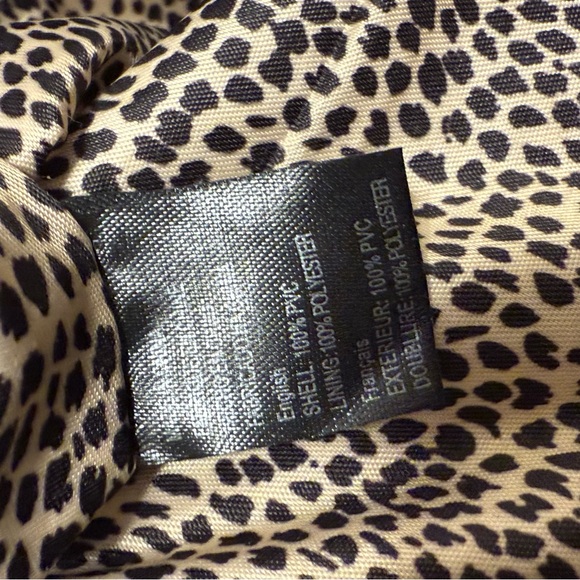 Chic Blue Crossbody Bag with Tassel Accents - Picture 9 of 12